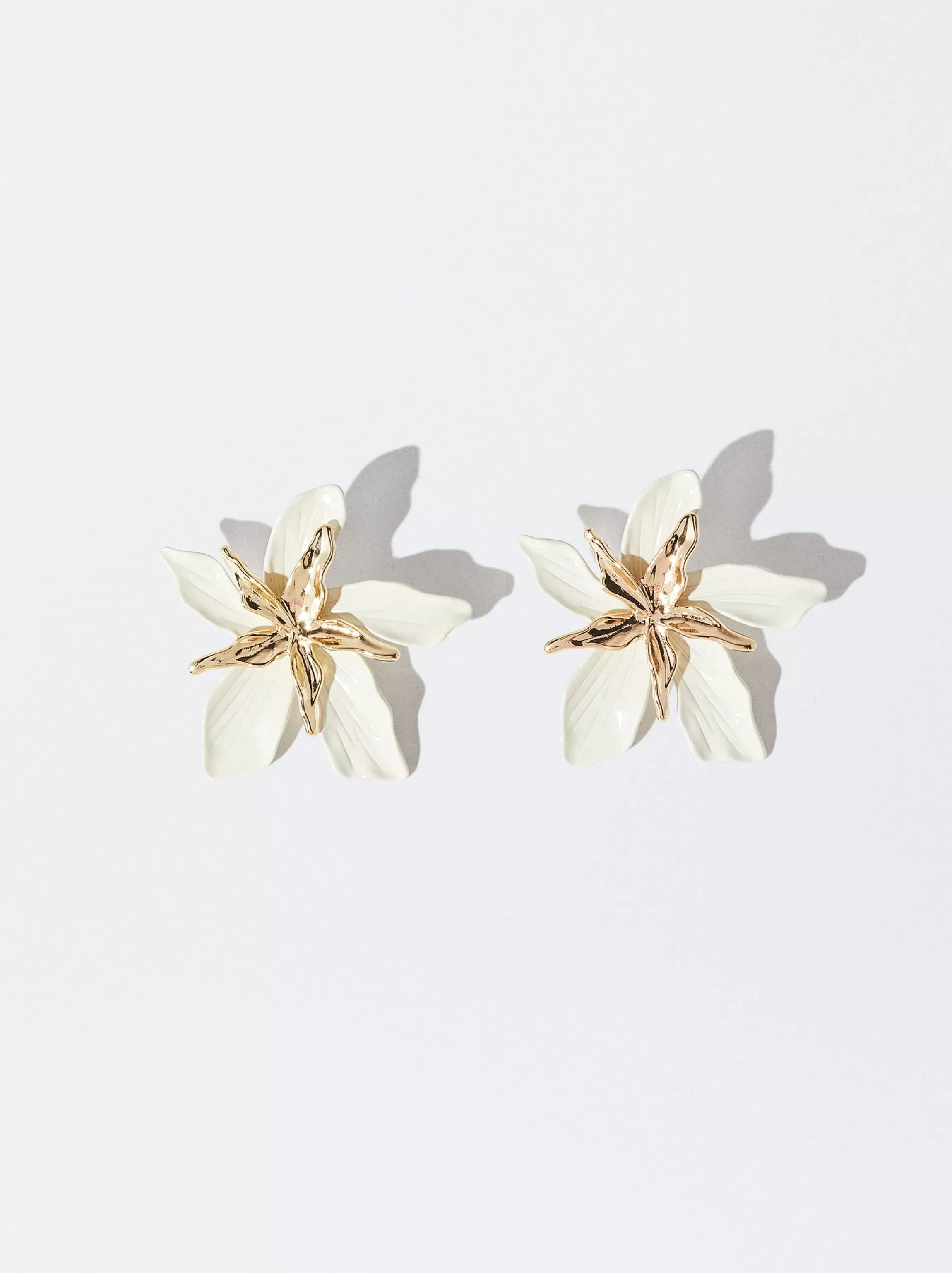 Mujer PARFOIS Trend Collection | Pendientes largos | Pendientes medianos*Pendientes Con Flor Esmaltada Beige